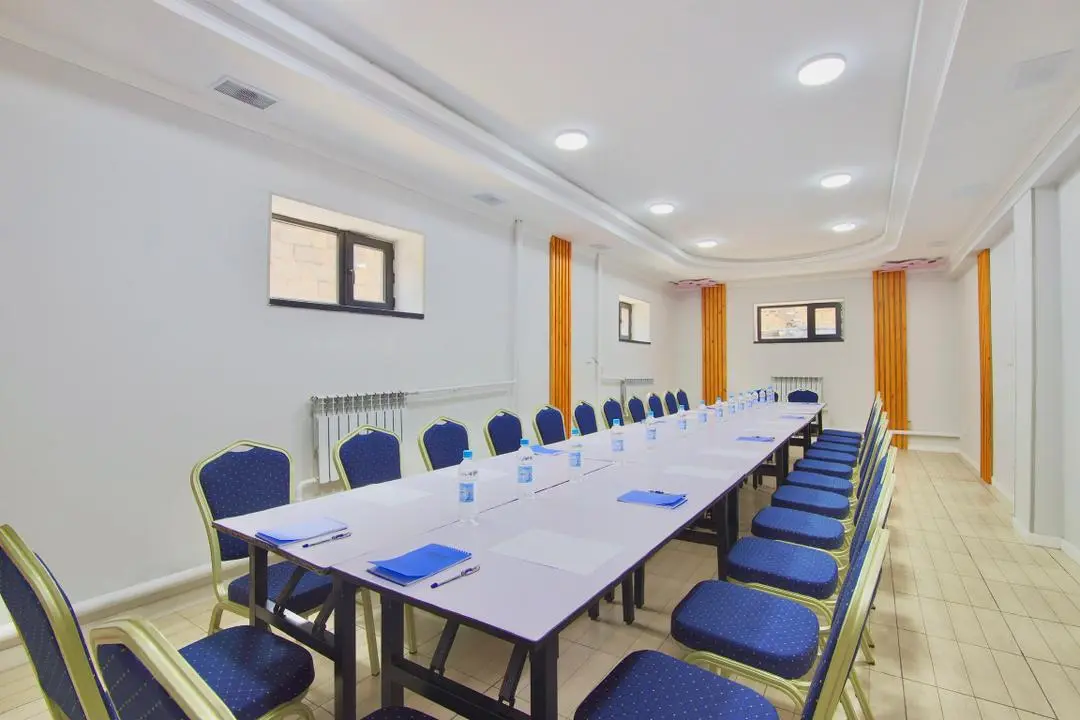 Oimo Hotel 3 местный номер — квартира, с. Каракол (Ак-Суйский р-н)