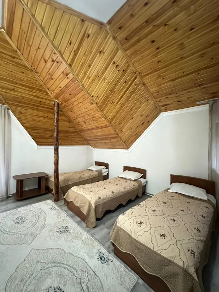Гостевой дом "Жайсан" 3х местный номер — room, v. Karakol (d. Ak-Suy )