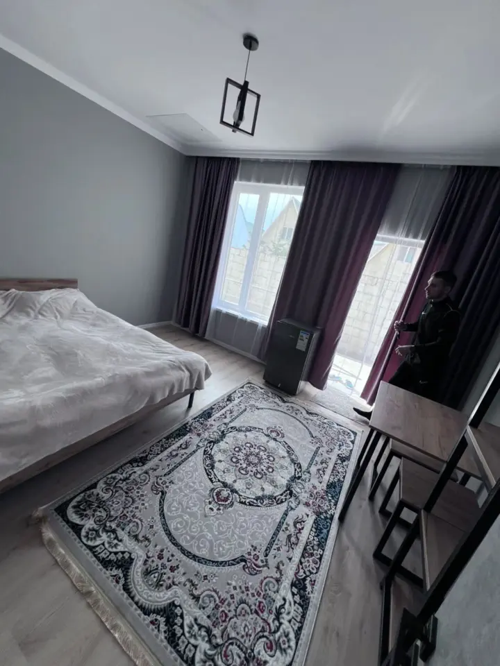 Zuuraat Resort — boarding house, v. Tamchy