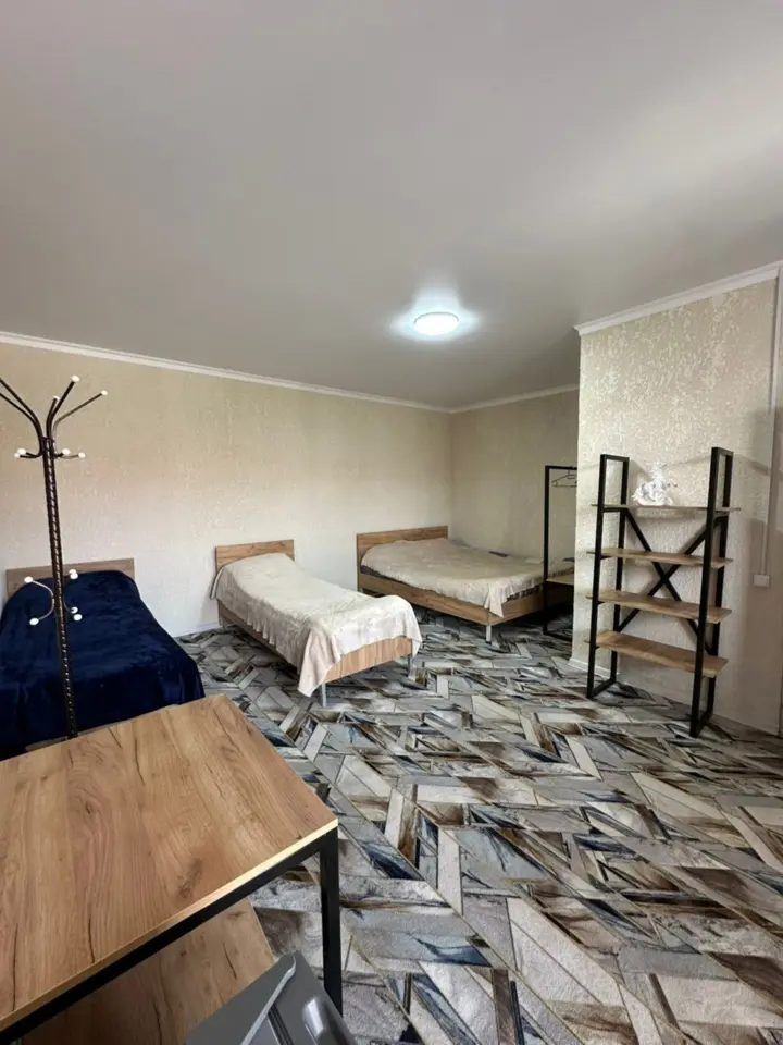Zuuraat Resort Triple Room — room, v. Tamchy