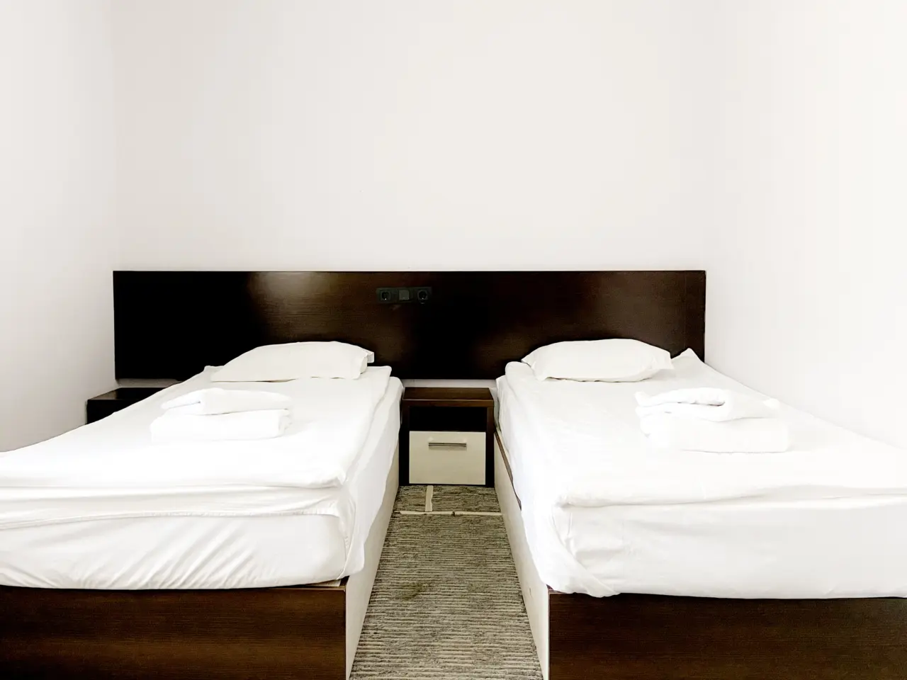 Standard Twin Room — room, Bishkek