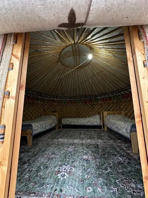 Трёхместная юрта — юрта, с. Тон