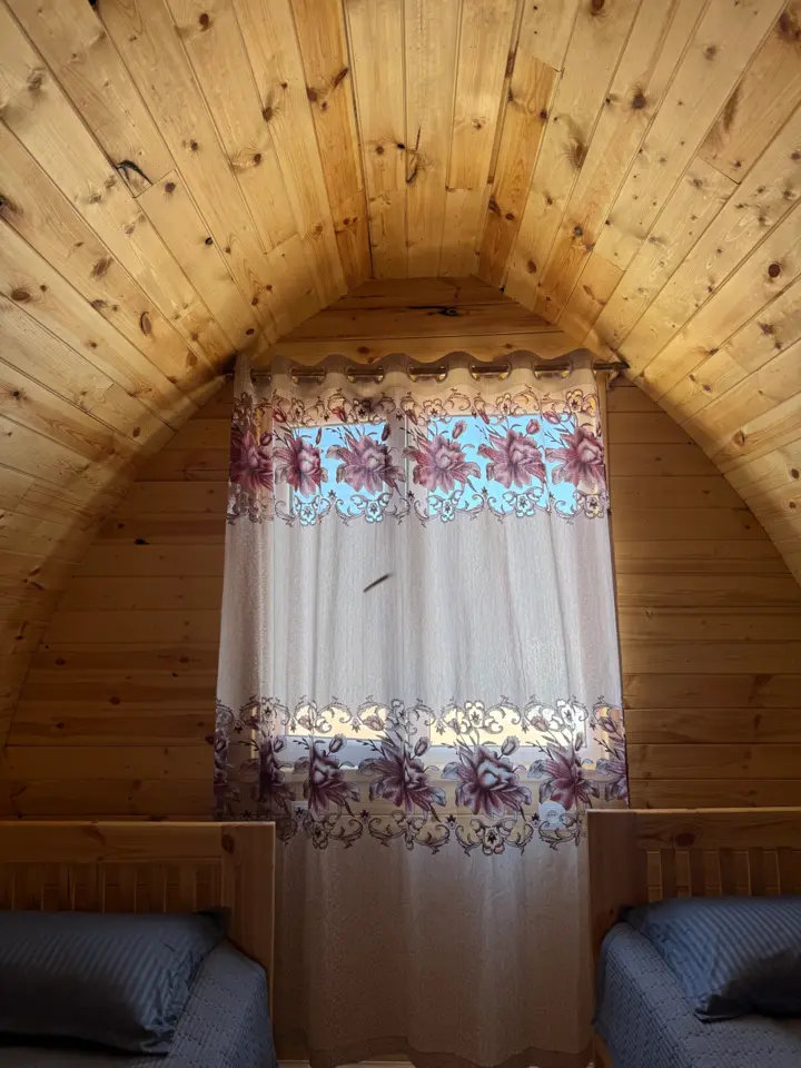 A-frame — townhouse, v. Ton