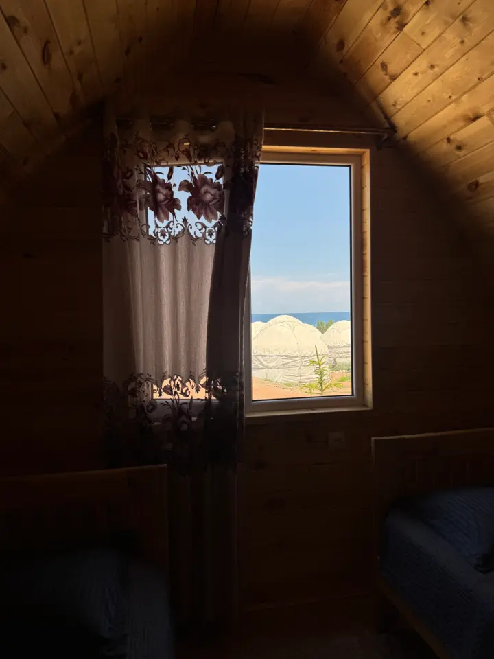 A-frame — townhouse, v. Ton