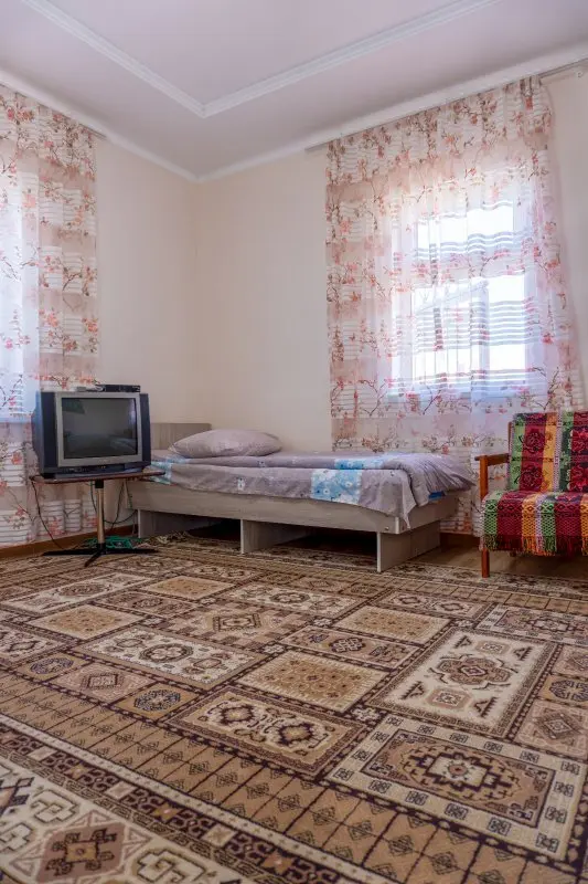 Гостевой дом "Светлана" 3х местный — room, v. Ton