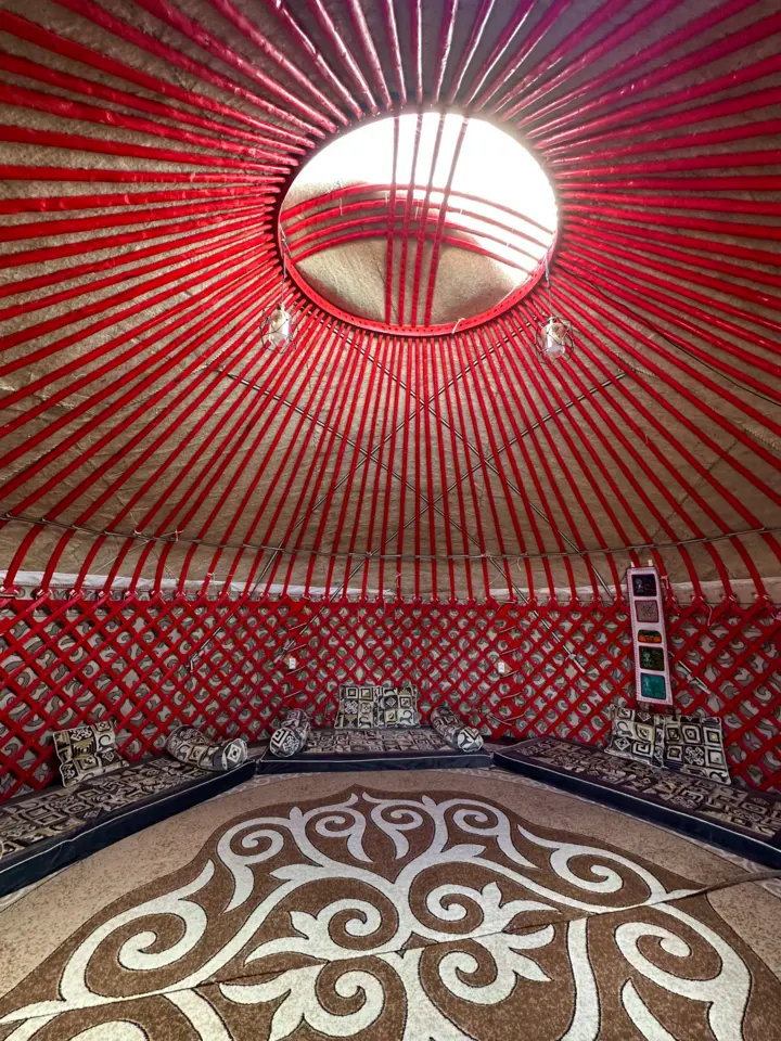 Seven-person Yurt — yurt, v. Ton