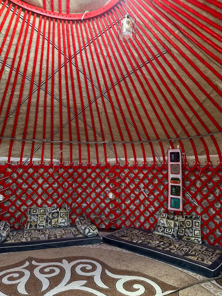 Seven-person Yurt — yurt, v. Ton