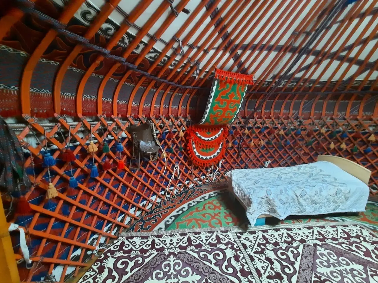 Двухместная юрта в Македон — yurt, v. Barskoon