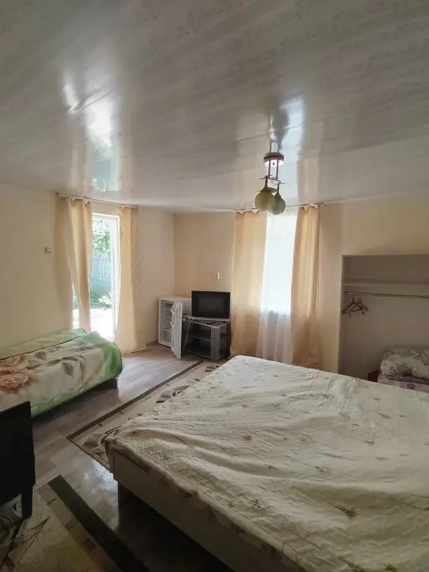 Triple Room with Shared Bathroom — room, v. Tamga