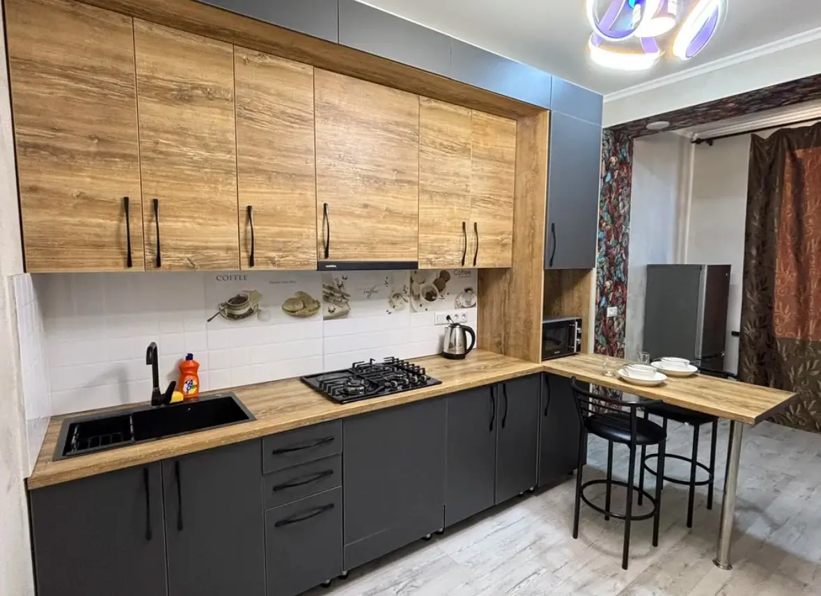Apartment in the 12th Microdistrict — apartment, Bishkek