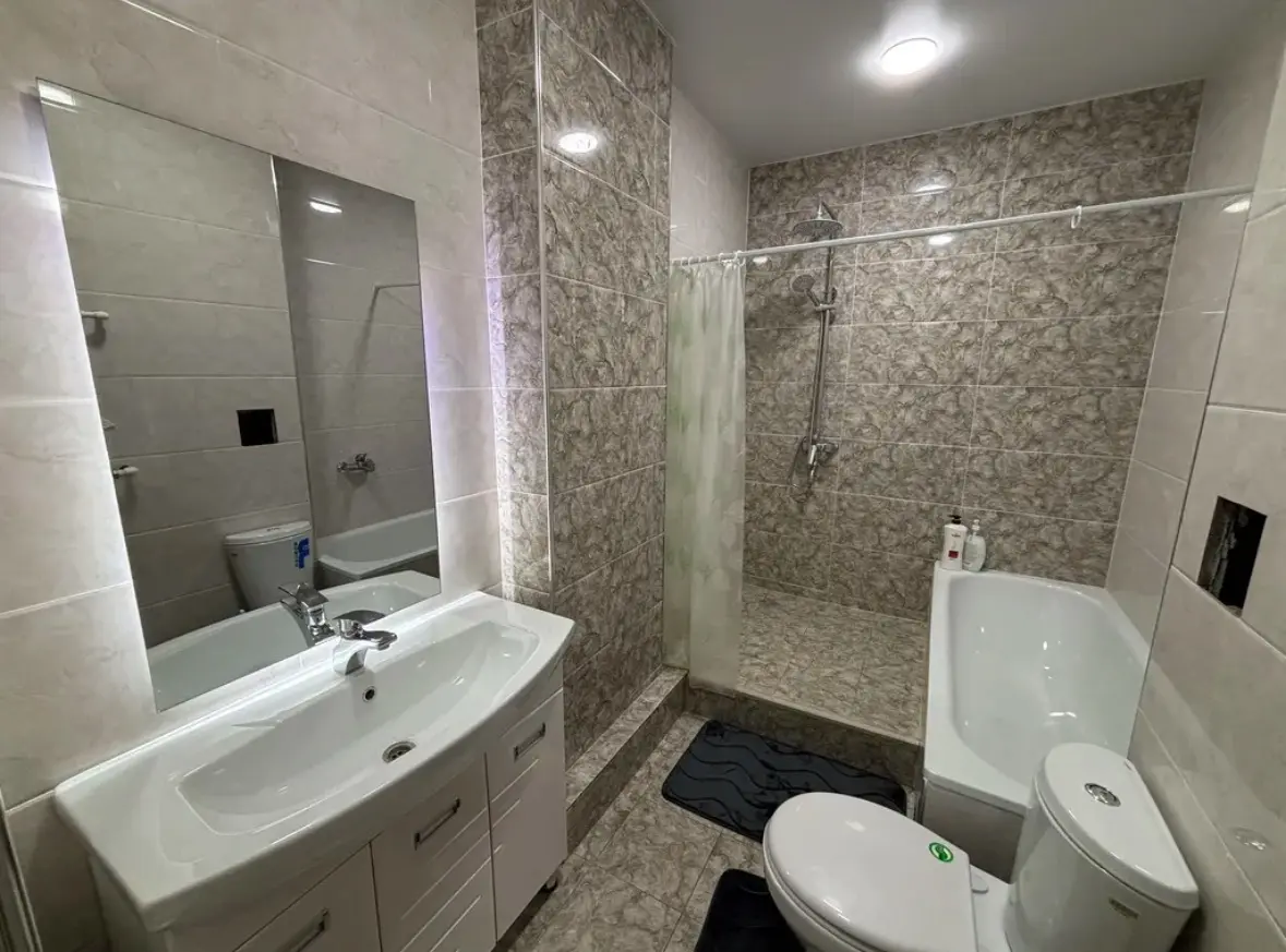 Apartment in the 12th Microdistrict — apartment, Bishkek