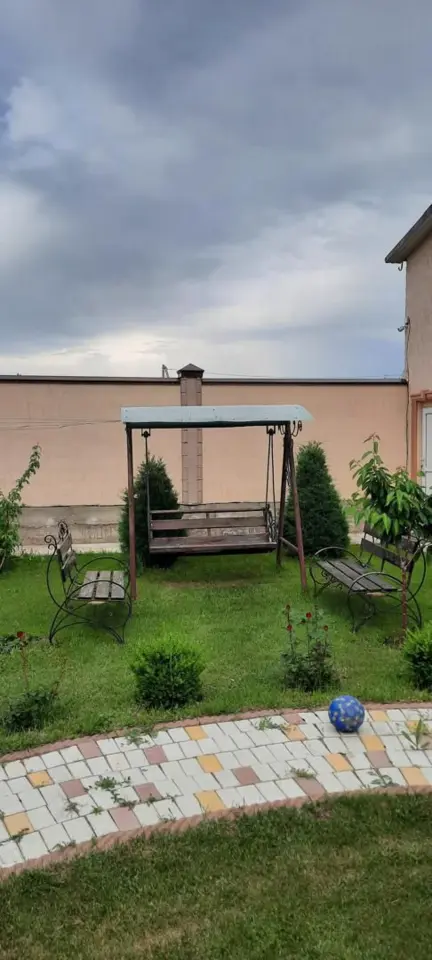 House with yurt — коттедж/уй, Бишкек