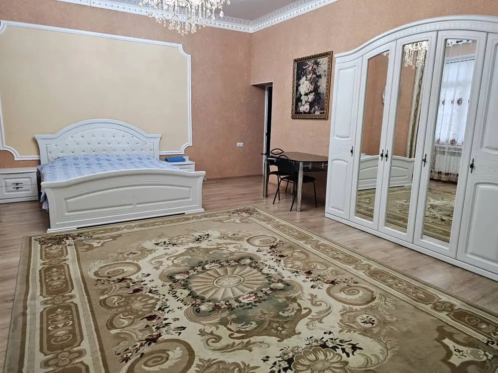 House with yurt — коттедж/уй, Бишкек