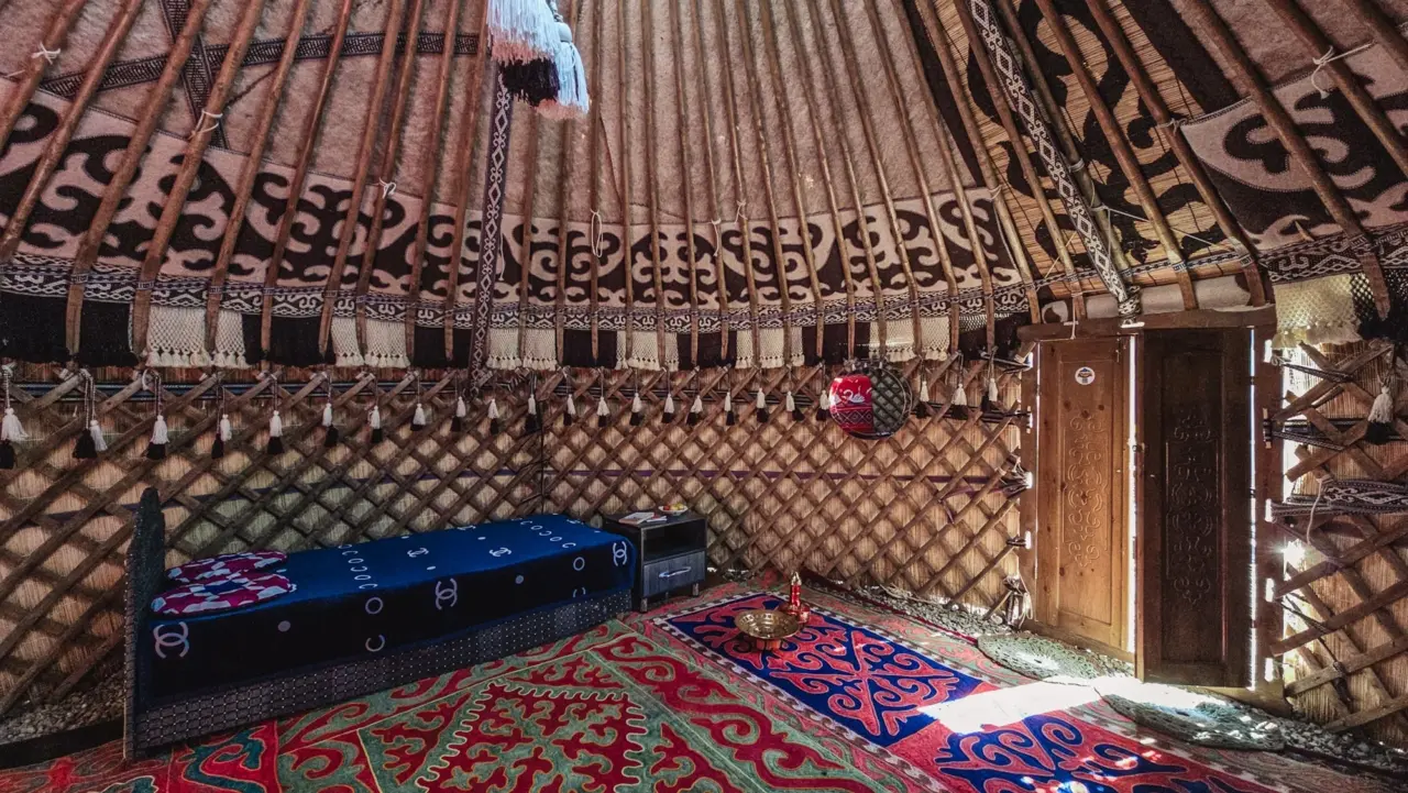 Юрта в Khan Guest House — yurt, v. Enilchek