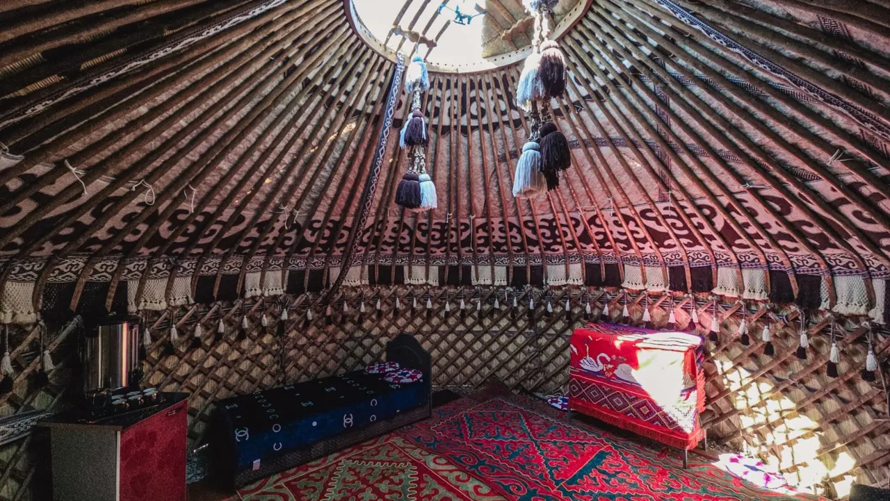 Юрта в Khan Guest House — yurt, v. Enilchek