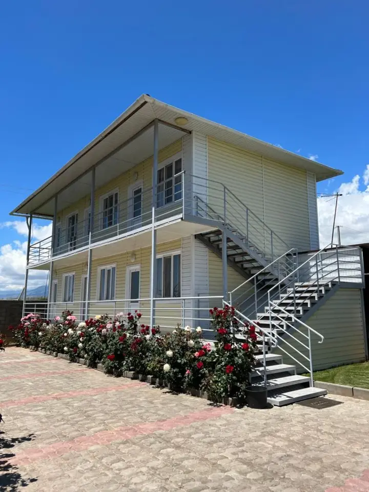 Kolibri Guesthouse — guest house, v. Baktyu-Dolonotu