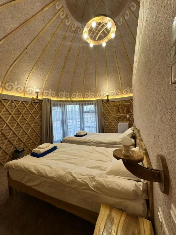 Yurt #1 — yurt, v. Bosteri