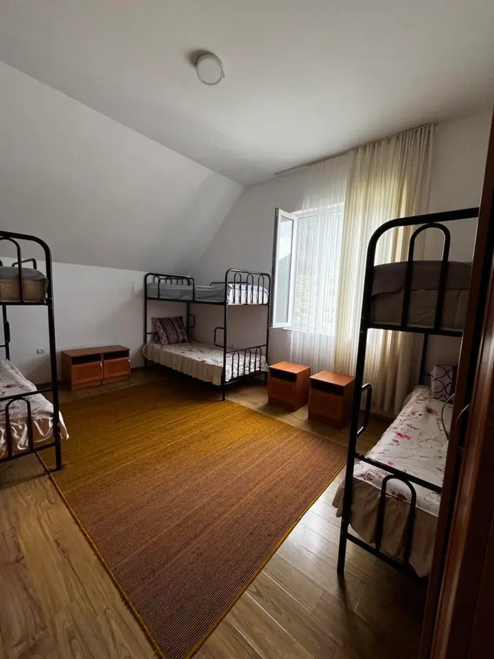 Койко-место — bed space, v. Kegeti