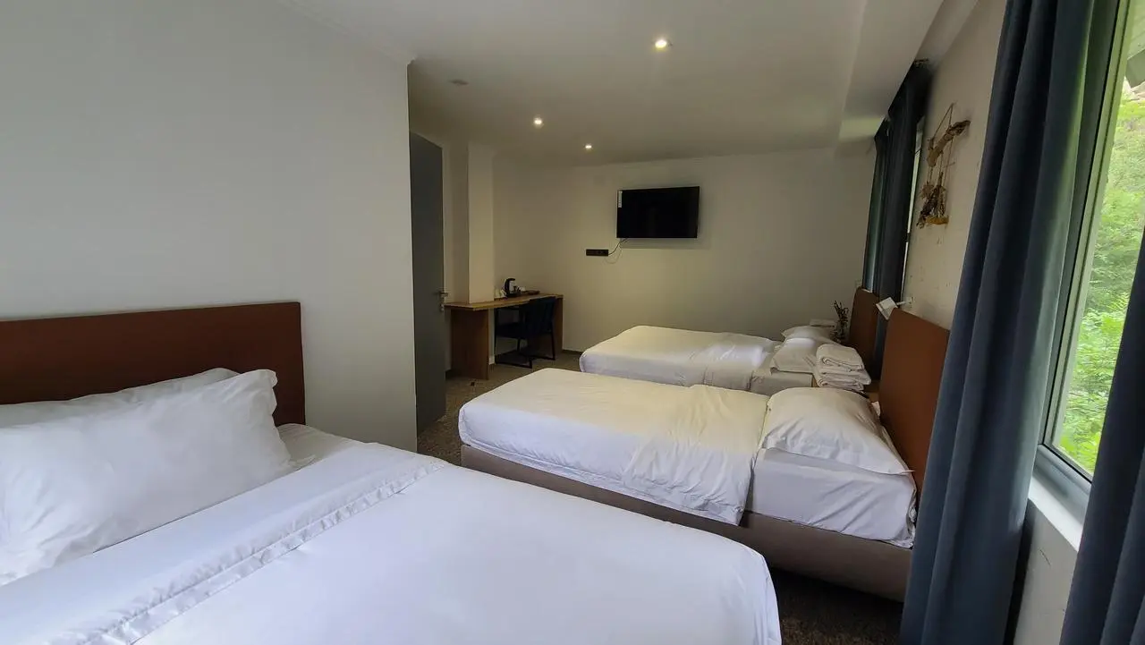 Triple Suite — room, Toktogul