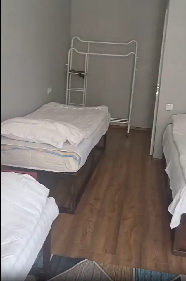 Quadruple Economy Room — room, v. Chon-Oruktu