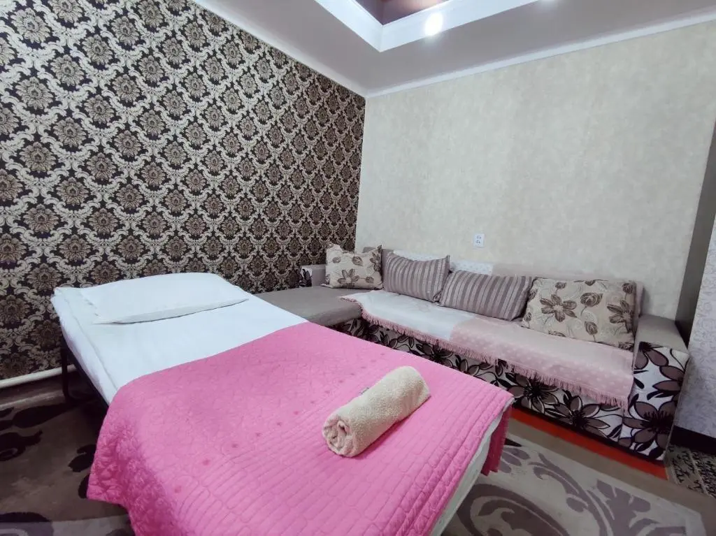 Трёхместный номер — room, Naryn