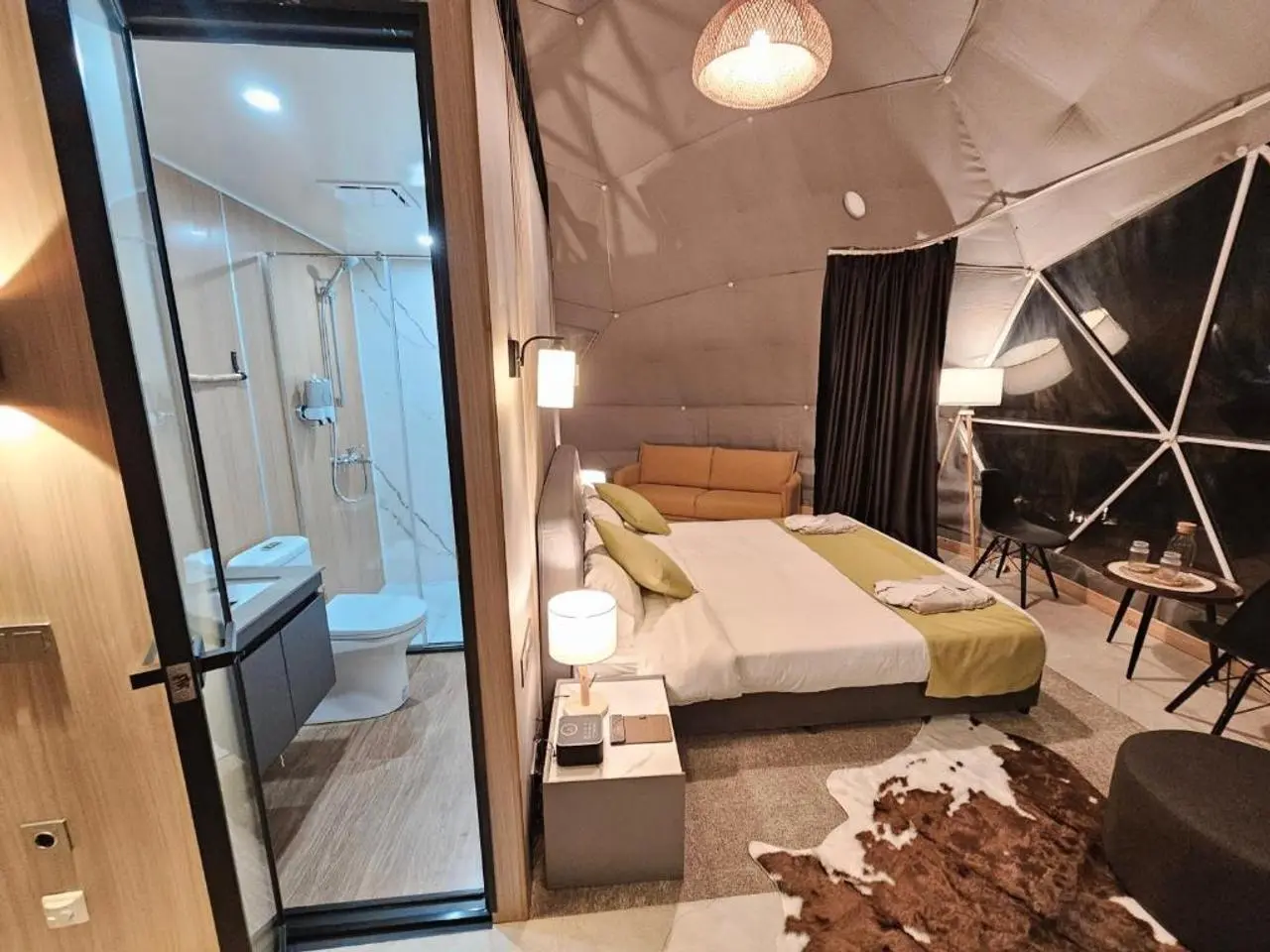 EcoHouse Glamping by ART HOTEL — зона отдыха, Бишкек