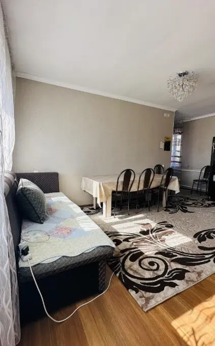 Dallas — guest house, Talas