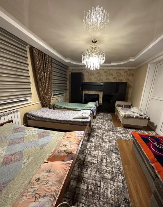 Семейный номер — room, Talas