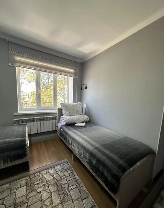 Трехместный Люкс — room, Talas