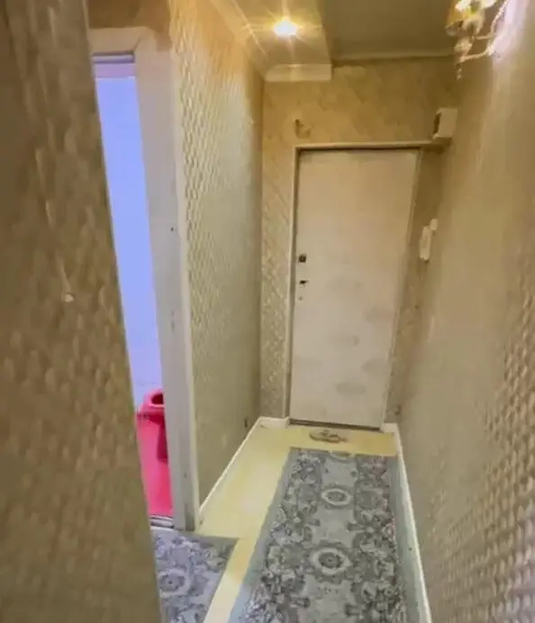 Apartment at the Foot of the Mountain — apartment, Osh