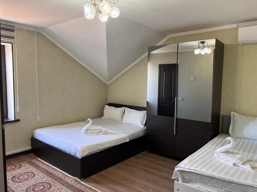 Трёхместный номер — room, Talas