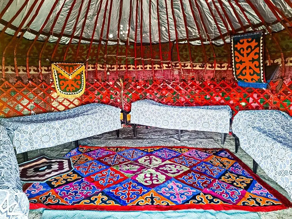 Пятиместная юрта — юрта, Ак-Талинский р-н