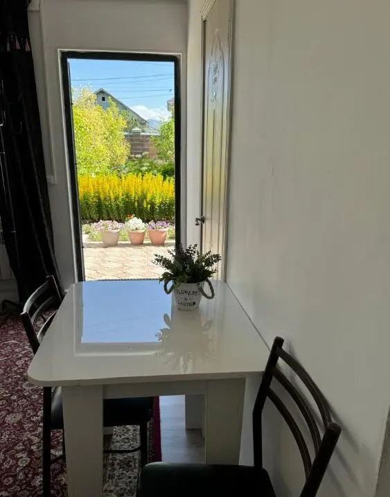 Triple Room — room, Talas