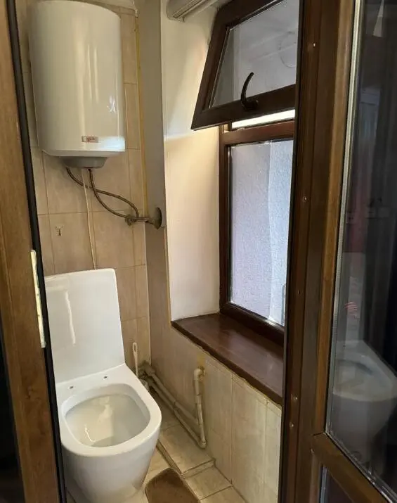 Family Room — room, Talas