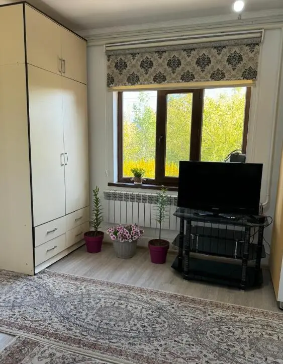 Seven-Person Room — room, Talas