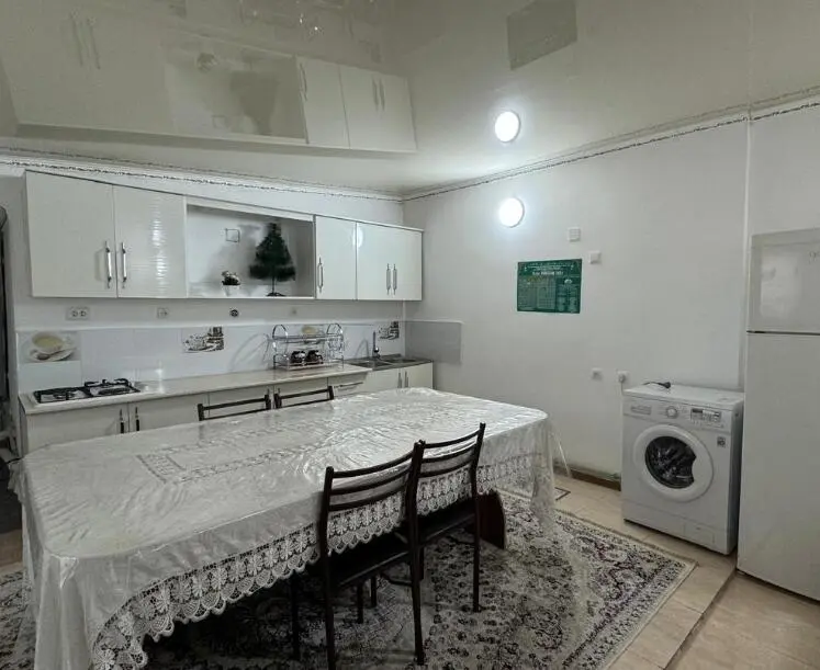 Seven-Person Room — room, Talas