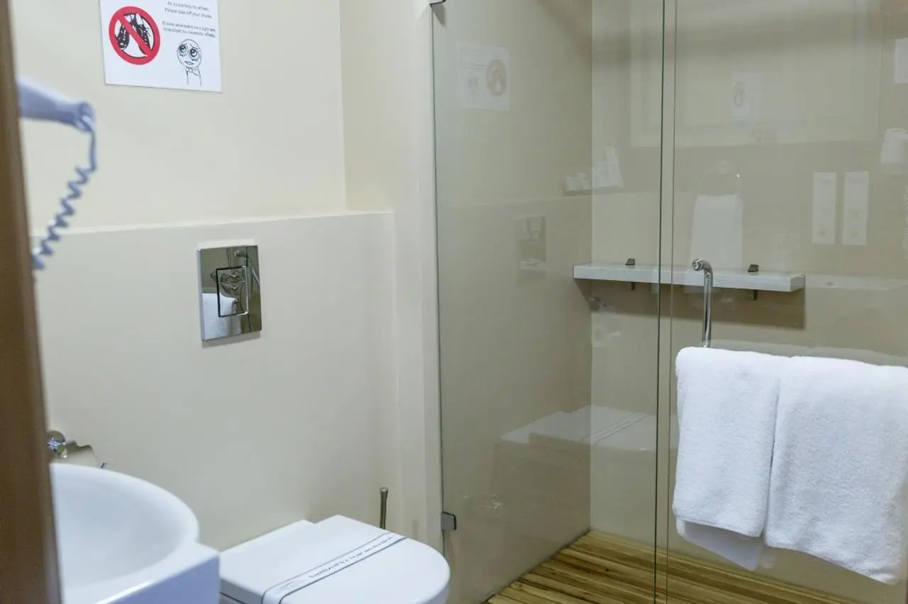 Single — room, Bishkek