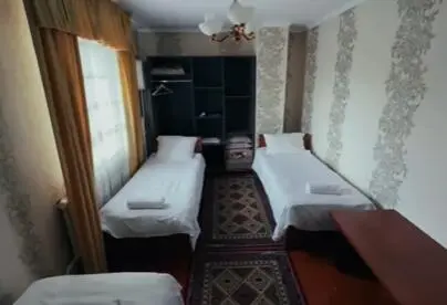 Трехместный номер — room, Talas