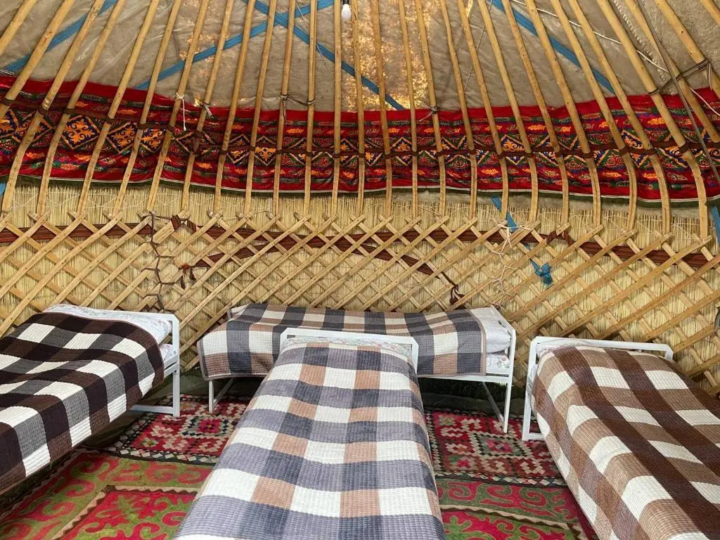 Пятиместная юрта — юрта, Ак-Талинский р-н