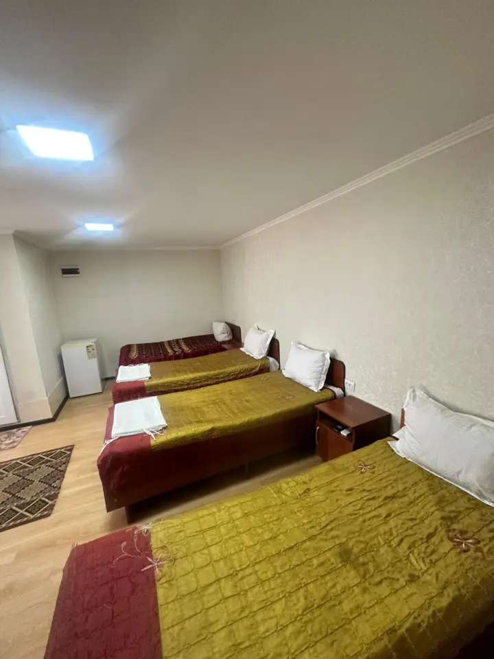 Четырехместный номер — номер, Токтогул
