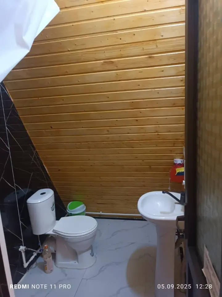 Двухместный номер в Riverside Guest House — room, Arslanbob