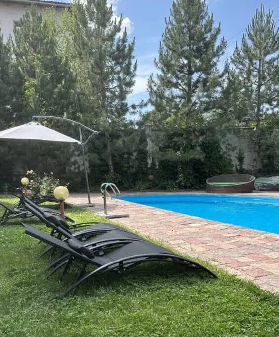 Gatsby Hotel — hotel, Bishkek