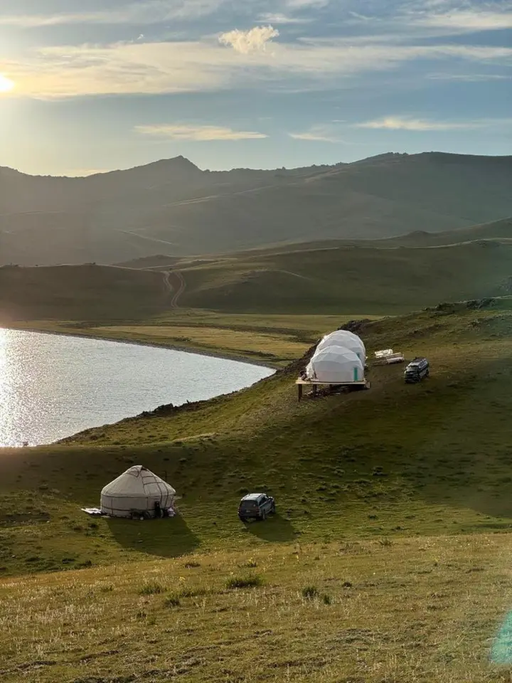 Son-Kol Glamping — зона отдыха, оз. Сон Куль