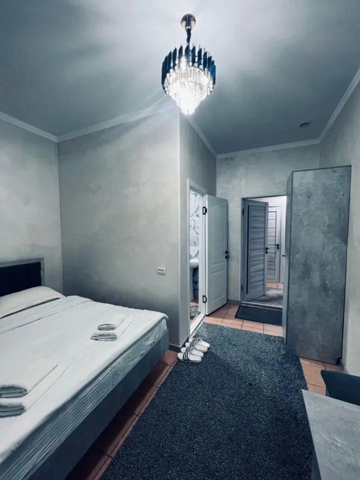 Family Room — room, Talas