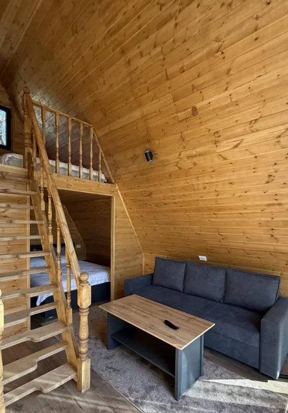 Wooden Log Cabin — cottage/house, v. Tatyr