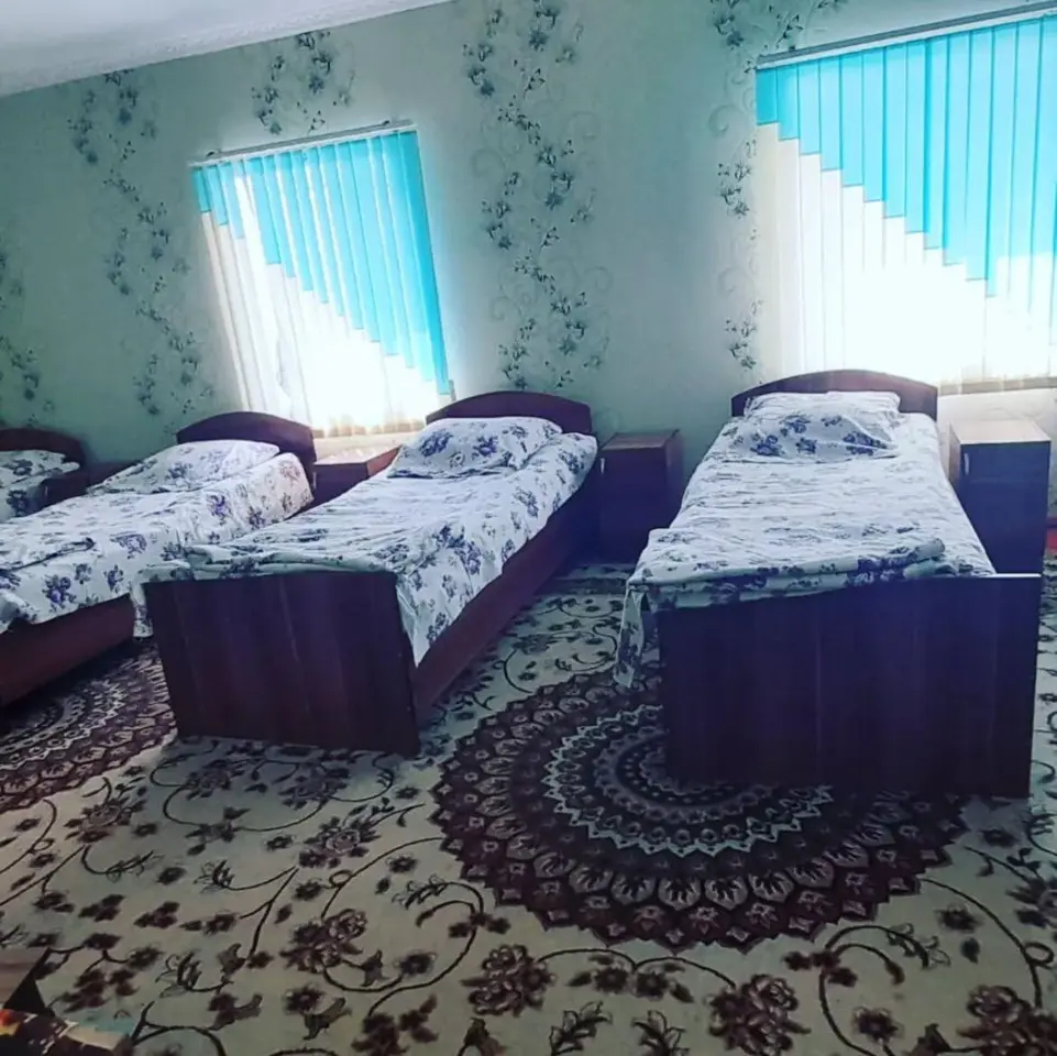 Пятиместный номер — бөлмө, Таш-Көмүр