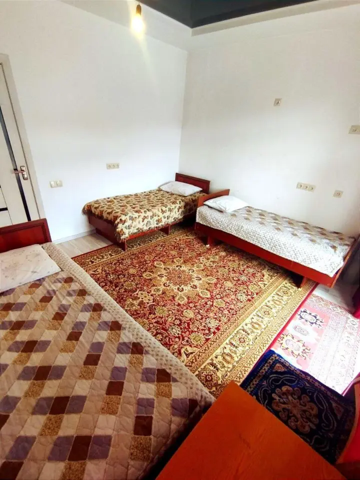 Трехместный номер — room, Kochkor