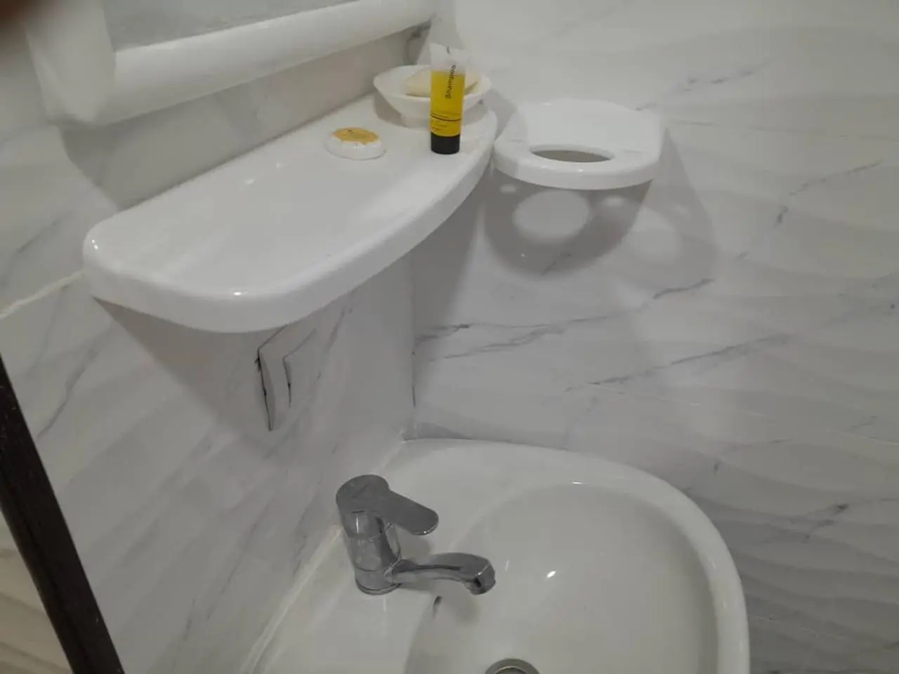 Junior Suite — room, Batken