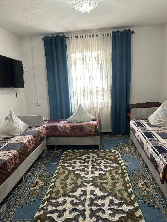 Трехместный номер в Nomad — room, Kochkor