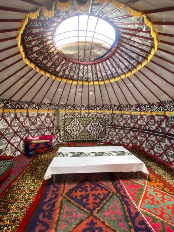 Трехместный номер в Nomad — room, Kochkor